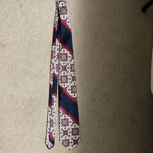 Claiborne Red and Navy Geometric Men's Tie
